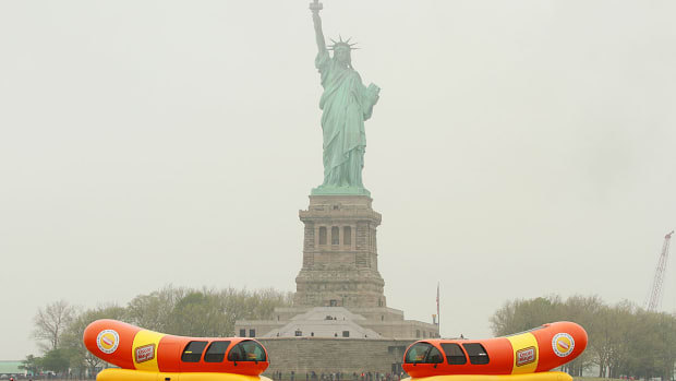 ode-to-hot-dog.jpg